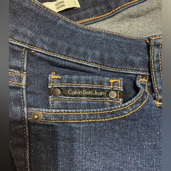Calvin Klein jeans size 28 - Picture 3 of 7